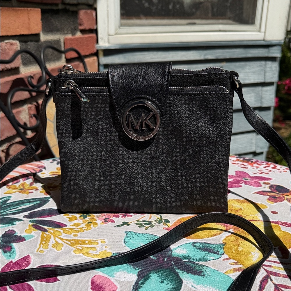 Michael Kors Black Signature MK Crossbody